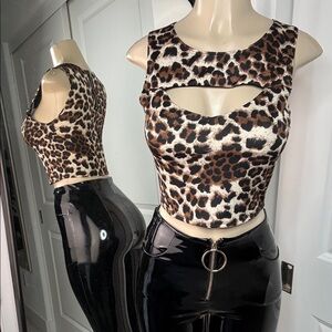 Leopard Print Cut-Out Crop Top Charlotte Russe small